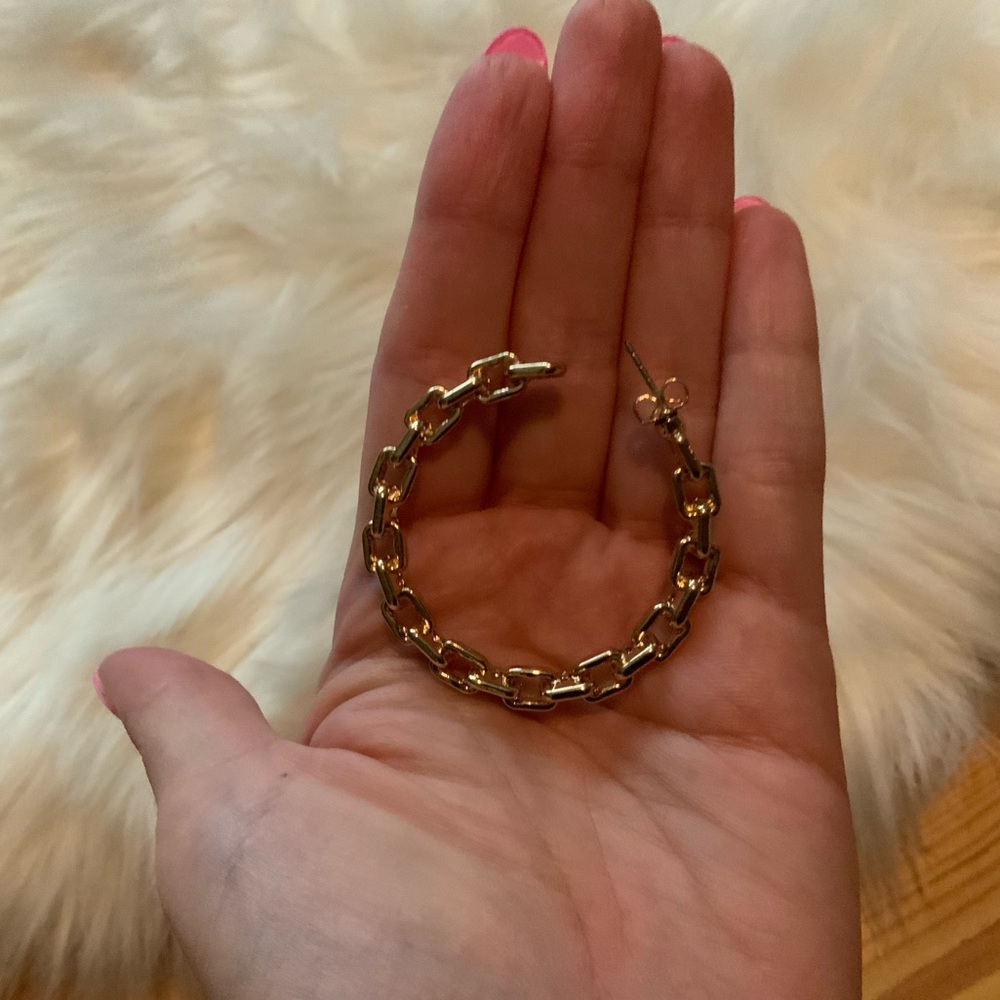 Interlocking Chain Hoop Earrings - image 4